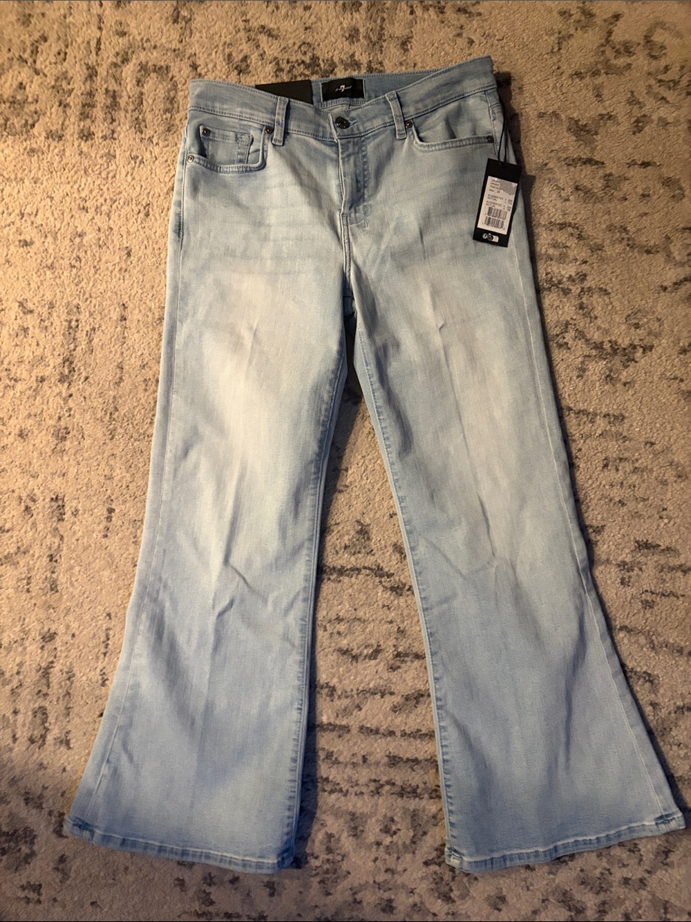 NWT 7 for all Mankind Cropped Dojo Light Blue Jeans Size 29